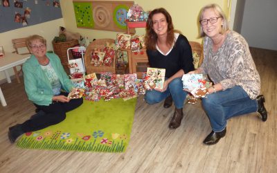 FrauenUnion packt Weihnachtspäckchen für Opstapje-Kinder